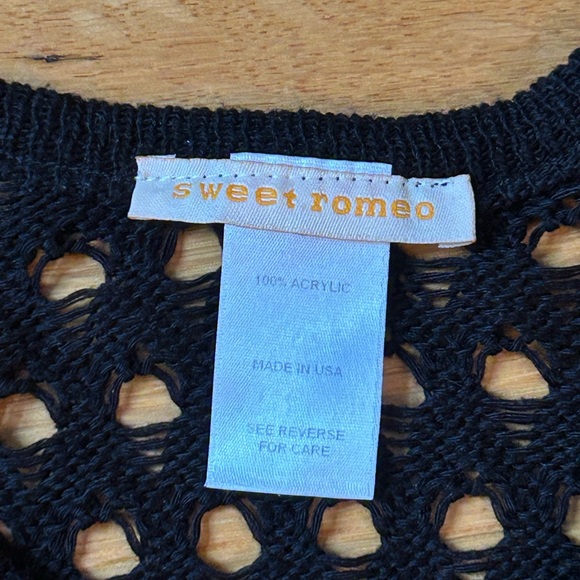 Sweet Romeo Open Knit V-Neck Sweater in Black; size XS. GUC! - Picture 2 of 4